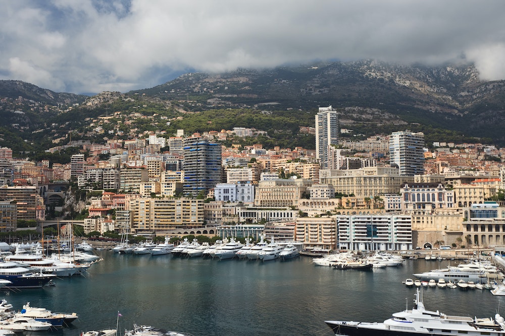 Monaco, Épicentre du Luxe Immobilier : Analyse d'un Marché Unique