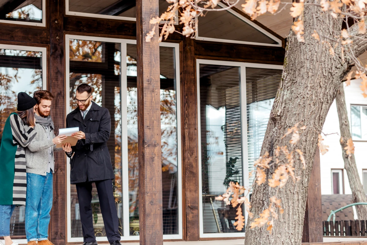 Vendre avec une agence immobilière : la clé d'une transaction réussie